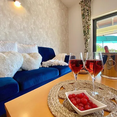 Marina Park Apartment *
