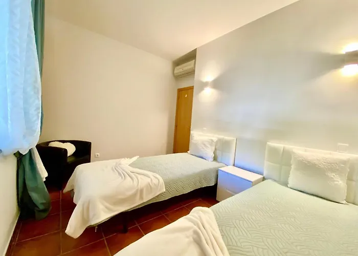 Marina Park לאגוּ‏ש